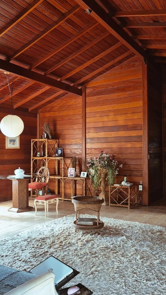 CASA PRÉ-FABRICADA EM GRÁPIA MADEIRA NOBRE