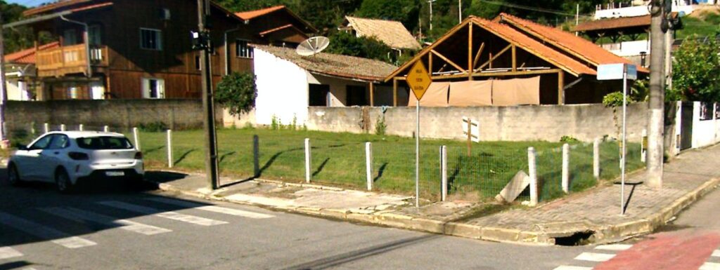 Terreno no Centro de Porto Belo